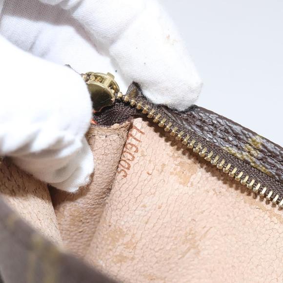 LOUIS VUITTON Monogram Bucket GM Accessory Pouch LV Auth 113220 - Picture 12 of 16